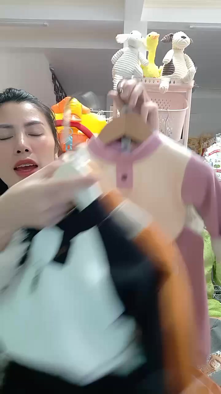 [???] Eliver Since 2013 – Thương hiệu thời trang mang phong cách Thanh lịch ? Top1Fashion ?  HÀNG CÓ SẴN
ELIVER SINCE 2013
“ Hạnh phúc khi được làm chính mình ”
Showroom : Eliver
Address: 15 Tố Hữu – Trung Văn – Nam Từ Liêm – Hà Nội
Hotl , shares-0✔️ , likes-0❤️️ , date-2024-12-25 01:47:04????????