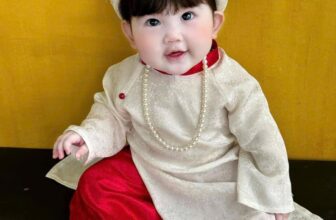 [🆕🇻🇳]Búp Store – Chuyên phụ kiện cho bé 🧑‍🧒❤️️👶⭐️ Lên mẫu áo dài mấn hoa siu xinh #159kkkkÁo gấm phối quần đỏ kèm mấn hoa nổi bật xinh lắmSize
90 7-9kg
100 10-12kg
110 13-15kg
120 16-18kg
130 19-21kg , shares-0✔️ , likes-6❤️️ , date-2024-12-23 22:59:40🇻🇳🇻🇳🇻🇳📰🆕