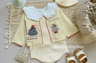 [🆕🇻🇳] BÉ BÉ by Jang Store – Cửa hàng quần áo sơ sinh & trẻ em 🧑‍🧒❤️️👶⭐️  Áo khoác muslin thêu họa tiết xinh xắn cho các con diện đi học, đi chơi mùa thu đông năm nay
, shares-0✔️ , likes-1❤️️ , date-2024-12-23 20:43:05🇻🇳🇻🇳🇻🇳📰🆕