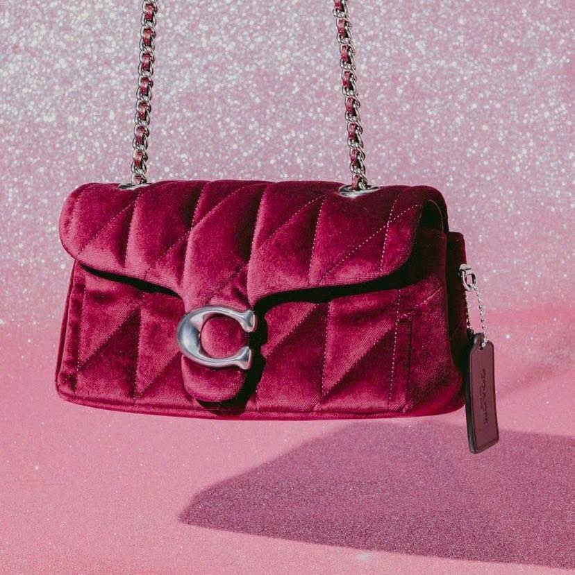 [🆕🇻🇳] Wellcome to CHIC HOUSE by CHIC VNXK 👕 Top1Fashion 👗   𝑻¥𝒃𝒃𝒚 𝑺𝒉𝒐𝒖𝒍𝒅€𝒓 𝑩𝒂𝒈 26 𝑾𝒊𝒕𝒉 𝑸𝒖𝒊𝒍𝒕𝒆𝒅 𝑽𝒆𝒍𝒗𝒆𝒕
NEW IN tabby chất liệu nhung phối da độc đáo, lạ mắt, mềm mại và cực MATCHING outfit mùa lễ hội, đeo vai hoặc  , shares-0✔️ , likes-0❤️️ , date-2024-12-26 23:33:38🇻🇳🇻🇳🇻🇳📰🆕