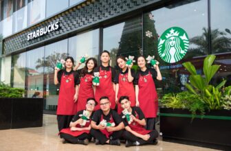 [☕️🇻🇳] Starbucks Vietnam 🥤 Top1Coffee ☕️ STARBUCKS GỬI LỜI CHÀO THANH HÓA!​Starbucks đã có mặt tại Vincom Thanh Hóa, và với mong muốn đưa những nét đẹp văn hóa địa phương vào trong thiết kế, cửa , shares-80✔️ , likes-11K❤️️ , date-2024-12-23 02:59:24🇻🇳🇻🇳🇻🇳📰🆕