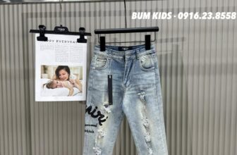 [🆕🇻🇳] Bum Kids – Cửa hàng quần áo cho bé 🧑‍🧒❤️️👶⭐️  quần bò rách Amiri loang mài ống đứng dáng new• phom quần hoàn toàn mới với thiết kế ống to hơn dáng cũ , phong cách bụi phủi bao chơii , loang wash , shares-0✔️ , likes-0❤️️ , date-2024-12-25 08:08:35🇻🇳🇻🇳🇻🇳📰🆕