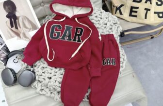 [🆕🇻🇳] Cẩm Vân Nguyễn – Thời trang cho bé yêu 🧑‍🧒❤️️👶⭐️  link spe
Em về nhiều mẫu xịn xò bé diện đi chơi TẾT ạ
Bộ nỉ hoodie GAR chất nỉ ép 2 da siêu dày ấm,hai tông màu quá VIP năm nay
Sz:12-35kg
, shares-0✔️ , likes-63❤️️ , date-2024-12-26 16:03:09🇻🇳🇻🇳🇻🇳📰🆕