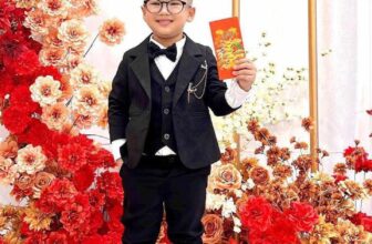 [🆕🇻🇳] TikTak House – Thời trang thiết kế cho bé 🧑‍🧒❤️️👶⭐️ FULL SET VEST ĐEN ĐÓN TẾT CÁC MOMMY ƠI!!Set gồm áo vest, sơ mi, gile, quần, nơ và phụ kiện cài áo.Các mẹ không cần phải đi đâu để mua nữa ạTại Tiktak , shares-0✔️ , likes-4❤️️ , date-2024-12-23 20:25:53🇻🇳🇻🇳🇻🇳📰🆕