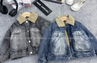 [🆕🇻🇳]  CHUNKids.vn – (Chun Kids )-Cửa hàng quần áo sơ sinh & trẻ em 🧑‍🧒❤️️👶⭐️ Phiên bản Khoác Jean siêu ấm độc quyền nhà CHUN ạ
Chất jean đẹp , dày dặn và lót lông cừu toàn bộ trong áo ak
Size 100-140( phom 14-30kg)
Chấm (•) inbox  , shares-0✔️ , likes-5❤️️ , date-2024-12-25 14:14:27🇻🇳🇻🇳🇻🇳📰🆕