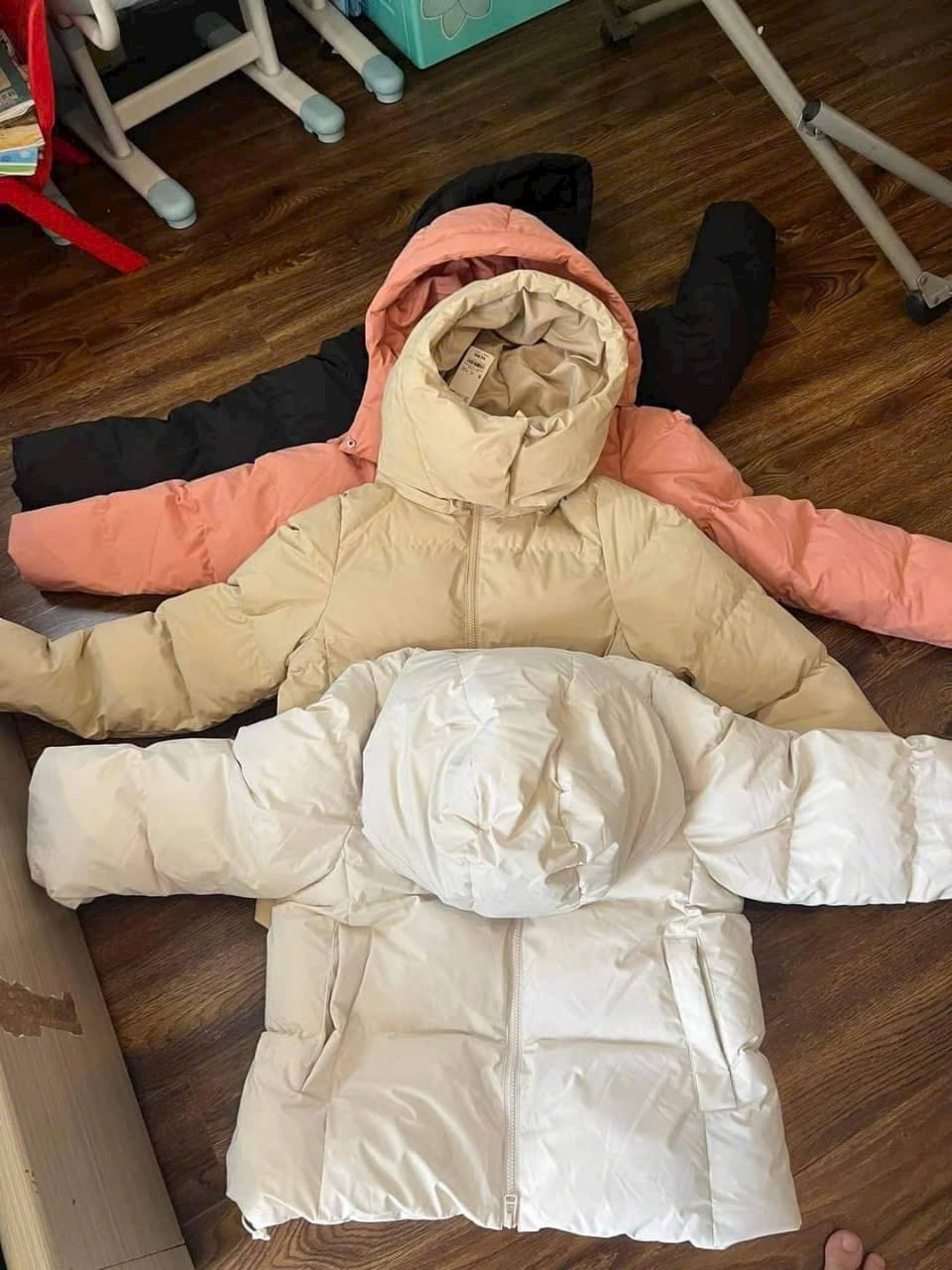 [🆕🇻🇳] Hàng Nhật xách tay, sữa Nhật, Hàng Uniqlo. Áo nam, nữ và kid 👕 Top1Fashion 👗  Phao đại hàng GU về sẵn ship sale sập mẫu mới nhất 2024-2025.Nhìn màu đã muốn chốt luôn rồi ạ.Quá xinh yêuTag gần 2tr sale #899k ( trắng, vàng, đen)
, shares-0✔️ , likes-3❤️️ , date-2024-12-24 19:37:04🇻🇳🇻🇳🇻🇳📰🆕