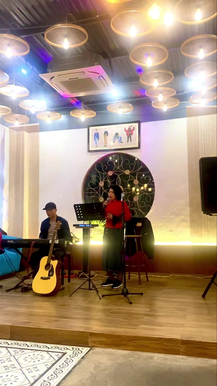 [☕️🇻🇳] The Ayatt Coffee  🥤 Top1Coffee ☕️ Chủ đề “Hai mùa Noel” tại Ayatt Coffee tối nay hứa hẹn sẽ mang đến một không gian âm nhạc đầy cảm xúc và đậm chất Giáng sinh. Vớ , shares-0✔️ , likes-12❤️️ , date-2024-12-21 19:48:49🇻🇳🇻🇳🇻🇳📰🆕