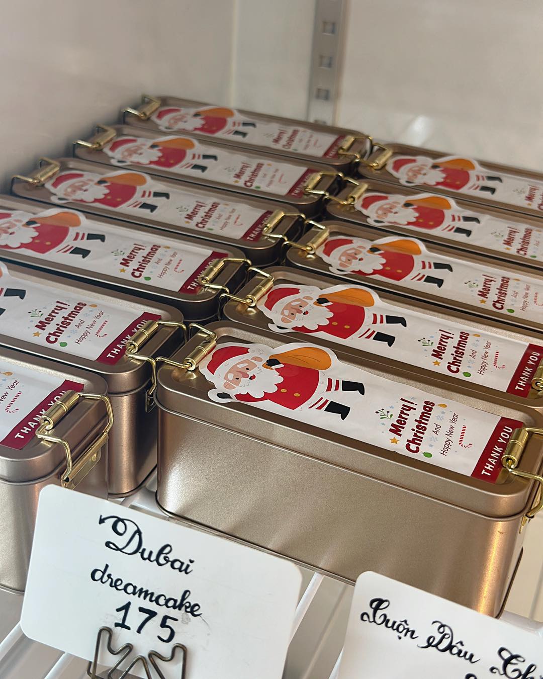 [☕️🇻🇳] 12 mois pâtisserie  🥤 Top1Coffee ☕️ Dubai dream cake đã được khoác chiếc áo mới cho dịp Christmas
Ngập tràn không khí Christmas tại 12Mois______________
𝙁𝙧𝙤𝙢 𝙛𝙡 , shares-0✔️ , likes-0❤️️ , date-2024-12-23 20:59:19🇻🇳🇻🇳🇻🇳📰🆕