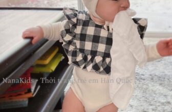 [🆕🇻🇳] NanaKids – Thời trang trẻ em Hàn Quốc 🧑‍🧒❤️️👶⭐️ HOT DEAL
[YẾM MABEL]
NanaKids còn dư vài chiếc yếm bèo chính hãng PEEKABOO đẹp xỉu. Hãng sale màu đen mẹ tranh thủ ngay nha, mix với suit hay các  , shares-0✔️ , likes-2❤️️ , date-2024-12-26 18:45:42🇻🇳🇻🇳🇻🇳📰🆕