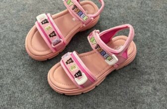 [🆕🇻🇳]  T&T Kids – Thay Ba Mẹ Mang Yêu Thương Đến Các Bé 🧑‍🧒❤️️👶⭐️ #BabyThree #Capybara mà các bé đang mê đây ạ
Đế cao 3 phần, lên form lên dáng chuẩn sịn ạ.
Size: 30-37
, shares-0✔️ , likes-7❤️️ , date-2024-12-24 19:11:54🇻🇳🇻🇳🇻🇳📰🆕