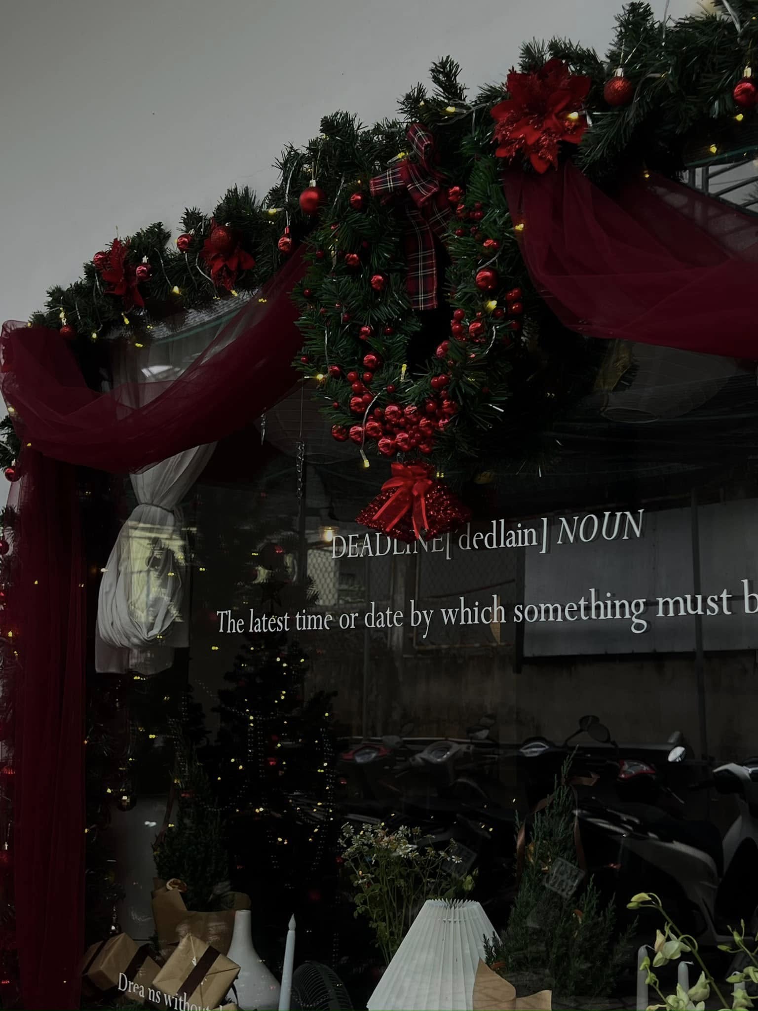 [☕️🇻🇳] Deadline Coffee 🥤 Top1Coffee ☕️ Merry Christmas
Kết thúc một mùa giáng sinh đầy đủ hương vị
Và đáng nhớ của Dunk và cả team DL #tiemcaphemaunau
Trân quý hết  , shares-0✔️ , likes-3❤️️ , date-2024-12-26 06:43:15🇻🇳🇻🇳🇻🇳📰🆕