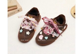 [🆕🇻🇳]  Penguin Bebe – Chuyên order cho bé 🧑‍🧒❤️️👶⭐️ Màu nâu mà vẫn bánh bèo cho các bé điệu xinh ngoan iu của Penguin. Charm và dây giày được cách điệu và trang trí rất tinh tế, must have dành bé yêu thích s , shares-0✔️ , likes-0❤️️ , date-2024-12-23 18:35:59🇻🇳🇻🇳🇻🇳📰🆕