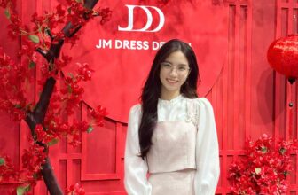 [🆕🇻🇳] JM – thương hiệu thời trang JM DRESS DESIGN 👕 Top1Fashion 👗  𝐅𝐄𝐄𝐃𝐁𝐀𝐂𝐊 𝐅𝐑𝐎𝐌 𝐎𝐔𝐑 𝐋𝐀𝐃𝐘Như một bài thơ dịu dàng chạm khẽ vào lòng người, Giao Hoà mang đến sự giao thoa tinh tế giữa văn hóa Á Đông và xu hướng thời trang , shares-0✔️ , likes-11❤️️ , date-2024-12-28 15:30:02🇻🇳🇻🇳🇻🇳📰🆕