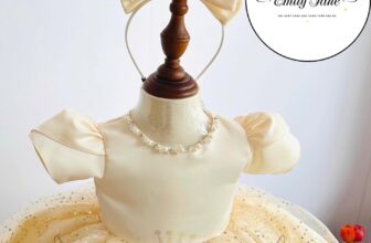 [🆕🇻🇳] Emily Jane – Váy đầm công chúa thiết kế cho bé 🧑‍🧒❤️️👶⭐️ Một mã lấp lánh mê mê thôi
Màu kem.
4-49kg.
#EmilyJane #vaydamcongchuabegai #vaydamthietkecaocap #vayxinhdutiec #quatangthoinoi
, shares-0✔️ , likes-3❤️️ , date-2024-12-25 21:44:30🇻🇳🇻🇳🇻🇳📰🆕