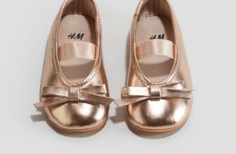 [🆕🇻🇳]  Kem Sữa Fashion – Baby & Kid Authentic – Chuyên thời trang trẻ em hàng hiệu xách tay 🧑‍🧒❤️️👶⭐️  HOT HIT #HM sêu đậm sâu cuối mùa 1⃣6⃣9⃣k+kg/ đôi (Nhận về TRƯỚC TẾT ÂM ạ)
Size 18/19 (11cm), 20/21 (12.4cm), 22 (13.6cm), 23 (14.2cm , shares-0✔️ , likes-0❤️️ , date-2024-12-25 15:12:11🇻🇳🇻🇳🇻🇳📰🆕