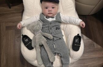 [🆕🇻🇳] Tokidoki – Thiên đường mua sắm cho mẹ và bé! 😎❤️️⭐️ Đồ Tết cho mấy bé nhỏ đây ạ. Body công tử dễ mang iu lắm lunnnChất đẹp các mom yên tâm ạ
BẢNG SIZE THAM KHẢO:
Sz 0-3 3-6 6-9 9-12 12-18
OD QCCC TRẢ TRƯỚC T , shares-0✔️ , likes-0❤️️ , date-2024-12-24 01:23:34🇻🇳🇻🇳🇻🇳📰🆕