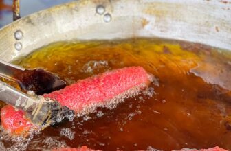 [🆕🇻🇳] Tổng kho sỉ bánh tráng- Bánh tráng siêu ngon 🍔 Top1Food  🍜 Tui thấy nhiều bà khoái cái bánh màu đỏ này lắm nha
Lấy củ dền xoay nhiễm vắt lấy cốt hoà vào bột là lên màu tươi rói luôn
#chuoichienmalaysia
, shares-0✔️ , likes-13❤️️ , date-2024-12-23 03:33:58🇻🇳🇻🇳🇻🇳📰🆕