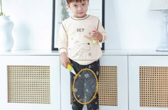 [🆕🇻🇳]  UalaRogo – Made in Vietnam – Thương hiệu thời trang phụ kiện cao cấp cho bé từ 0-4 tuổi 🧑‍🧒❤️️👶⭐️ 𝐌ù𝐚 đô𝐧𝐠 𝐧ă𝐧𝐠 độ𝐧𝐠
Mặc cho nắng ấm đã trốn sau những tầng mây dày, bé yêu vẫn thật thoải mái, tung tăng vui đùa cùng bè bạn. Nhờ “siêu phẩm” dài tay UalaRo , shares-0✔️ , likes-5❤️️ , date-2024-12-29 03:00:02🇻🇳🇻🇳🇻🇳📰🆕