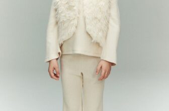 [🆕🇻🇳]  Kem Sữa Fashion – Baby & Kid Authentic – Chuyên thời trang trẻ em hàng hiệu xách tay 🧑‍🧒❤️️👶⭐️ 2⃣6⃣9⃣k+kg/ áo khoác lông gile miix&match siêu yêu  Về trước Tết ạ (Size 1.5-10y)
, shares-0✔️ , likes-1❤️️ , date-2024-12-25 17:52:40🇻🇳🇻🇳🇻🇳📰🆕