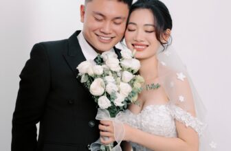 [🆕🇻🇳] La Rosa Bridal – Makeup – wedding dress and more ..! 🤵🏻 Top1Wedding 👰🏻  Em ơi lại gần anh nữa đi
Em hãy nhìn thẳng mắt anh này
Anh sẽ rất hạnh phúc, nếu sớm mai tỉnh giấc,
người đầu tiên anh trông thấy chính là emLàm vợ anh n , shares-1✔️ , likes-9❤️️ , date-2024-12-24 19:57:53🇻🇳🇻🇳🇻🇳📰🆕