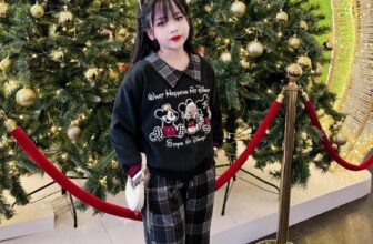 [🆕🇻🇳] Cherry Kids – Thời trang mẹ và bé 🧑‍🧒❤️️👶⭐️ Set nỉ lót lông thêu Mickey sịn xò + quần dạ umi xuông đơn giản mà sang Bé nào mặc auto đẹp xuất sắccc
size ( 22kg – 47kg )
, shares-0✔️ , likes-2❤️️ , date-2024-12-26 20:33:43🇻🇳🇻🇳🇻🇳📰🆕