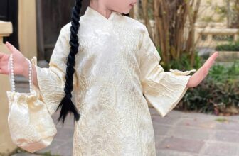 [🆕🇻🇳]  Homi baby house -Homi Baby House là thương hiêu đầm dạ hội , đầm công chúa cho bé tuổi từ 1-10 tuổi 🧑‍🧒❤️️👶⭐️ ÁO DÀI XUÂNGửi những lời chúc nguyện chào đón năm mới , Áo dài Gấm Hạ Thiên yêu kiều, đài các gợi nhắc lại những phong vị đẹp của Tết xưa.
————– , shares-1✔️ , likes-176❤️️ , date-2024-12-27 21:12:04🇻🇳🇻🇳🇻🇳📰🆕