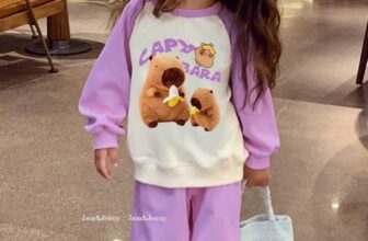 [🆕🇻🇳] Kiddie Kiddo – Thời trang trẻ em cao cấp 🧑‍🧒❤️️👶⭐️ Set CAPY BARA nhà Jam & Jenny này ngọt xỉu ạ, màu tím hot trend
Đẹp – xinh quá đi mất
Nhưng set nỉ da cá như này mặc thu đông tiện vô cùng ạ, lại siêu tho , shares-0✔️ , likes-2❤️️ , date-2024-12-27 04:16:17🇻🇳🇻🇳🇻🇳📰🆕