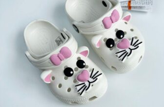 [🆕🇻🇳] À ơi baby – Đồ em bé, Đồ trẻ em 🧑‍🧒❤️️👶⭐️ Giày crocs trẻ em , crocs cho bé gái I AM CAT mèo đáng yêu màu trắng sữa size C8-J4
LƯU Ý: Việc chọn size giày dép cho bé gần như là một thử thách với ba m , shares-0✔️ , likes-0❤️️ , date-2024-12-27 16:31:12🇻🇳🇻🇳🇻🇳📰🆕