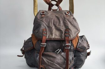 [🆕🇻🇳] Tiệm của Xoăn – Mua sắm & bán lẻ 🧑‍🧒❤️️👶⭐️ Balo
SOLD
– Size ngang 40x44x17cm
– Cond 7,5/9
Độ mới bình thường
Có bạc ,sờn đáy( không xuyên vì có lớp lót)
Bên hông mất 1 gài khoá
Không giành bạn nào  , shares-0✔️ , likes-0❤️️ , date-2024-12-25 03:04:32🇻🇳🇻🇳🇻🇳📰🆕