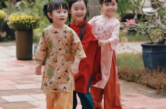 [???] Yi Closet Bán nét hồn nhiên, tặng kèm trang phục ?‍?❤️️?⭐️ Có ai nhìn thấy cảnh này mà bất giác mỉm cười không ạ?
Ta nhìn thấy tuổi thơ của mình trong ánh mắt nụ cười của con. Ta nhìn thấy sự vui tươi rộn ràng tro , shares-5✔️ , likes-14❤️️ , date-2024-12-29 05:09:22????????