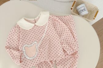 [🆕🇻🇳]  MiniumBaby – thương hiệu thời trang thiết kế chất lượng cao dành cho trẻ em 🧑‍🧒❤️️👶⭐️ ĐÔNG VỀ ẤM ÁP || Là người bạn đồng hành lý tưởng cho bé trong những ngày se lạnh. Họa tiết chấm bi nổi bật, kết hợp cổ áo trắng tinh khôi, tạo nên vẻ ngoài , shares-1✔️ , likes-11❤️️ , date-2024-12-27 16:30:01🇻🇳🇻🇳🇻🇳📰🆕