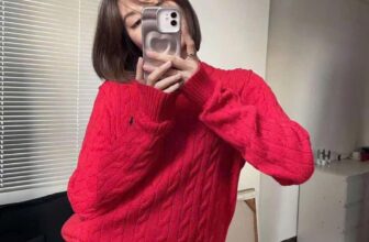 [???] ELIS Shop vnxk – 12 thiên hộ dương p1 Q. Gò vấp HCM  ? Top1Fashion ?  Áo len vặn thừng polo thêu ngựa
Em chụp chi tiết từng sớ len khách zoom kỹ là thấy được độ đẹp của em nó chất len dày mềm mướt lắm luôn
Siêu siêu đẹp
Chấ , shares-0✔️ , likes-0❤️️ , date-2024-12-24 22:18:25????????