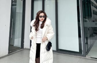 [???] Bcloud – Quần áo giày dép túi xách thời trang  ? Top1Fashion ?  Phao dáng dài siêu đỉnh về rùi nhé chị em ôiiii !!! 2 màu siêu đẹp ạ ! Phao lông vũ , mũ lông chồn xịn xò lắm nhé ! Hốt thuiii !
Rinh đồ xinh diện lễ chị  , shares-1✔️ , likes-2❤️️ , date-2024-12-25 00:12:13????????