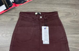 [???] Mizu Shop – Cửa hàng quần áo nữ  ? Top1Fashion ?  Váy màu MLB Phom A 
chất co dãn
bên trong có quần, 
Bảng size
– 26 eo 68-70cm
– 27 eo 72cm
– 28 eo 74cm
– 29 eo 76-78cm

Dài váy 39-42cm
#189k

HÀNG SẴN
 , shares-0✔️ , likes-1❤️️ , date-2024-12-24 20:41:03????????