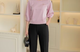 [???] Thời trang Đan Châu  ? Top1Fashion ?  Quần tây đen – món đồ không thể thiếu trong tủ quần áo của mọi nàng, đơn giản nhưng cực kỳ thanh lịch và dễ phối. Khi kết hợp với một chiếc áo kiểu nữ tính , shares-0✔️ , likes-15❤️️ , date-2024-12-30 02:00:14????????