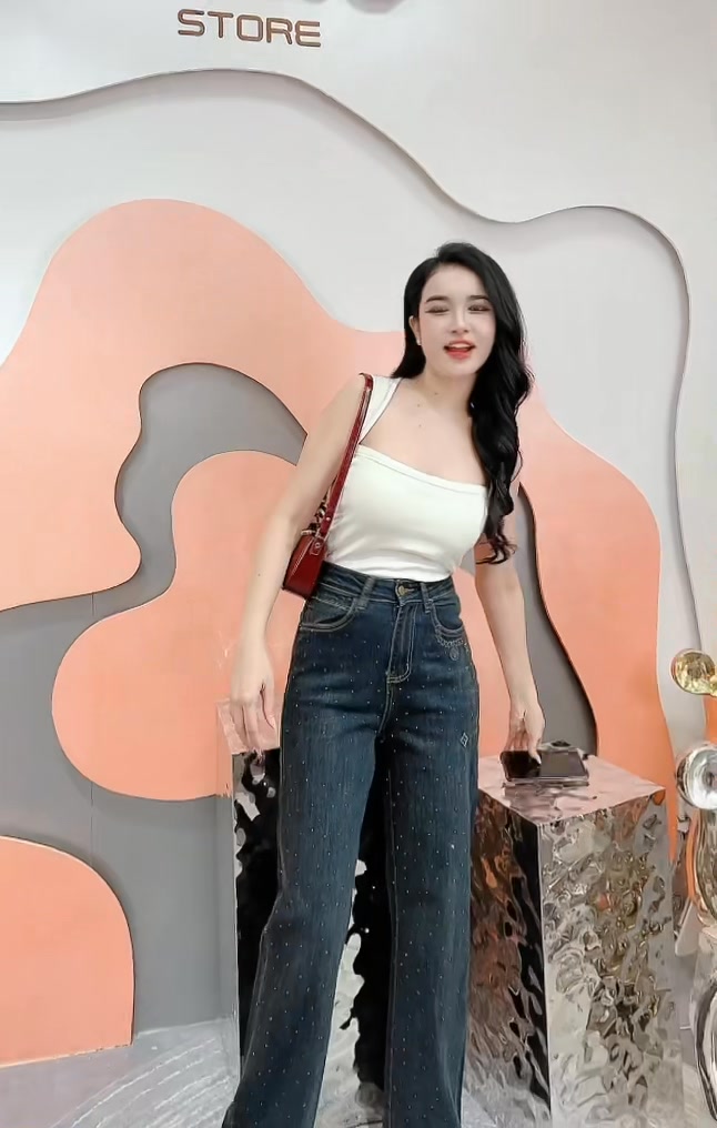 [🆕🇻🇳] Sumo Store – Cửa hàng quần áo nữ 👕 Top1Fashion 👗  Quần jean nổ đơn live sơ sơ 100 bé 

Size sml
Form dep đỉnh

__________

  487 Lê Văn Sỹ  F12 quận  3
       z.a.l.o 0916.30.90.30 (book gấp) 
   – 
 , shares-0✔️ , likes-13❤️️ , date-2024-12-27 05:29:30🇻🇳🇻🇳🇻🇳📰🆕