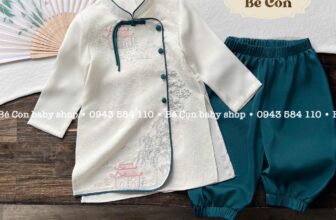 [🆕🇻🇳] BÉ CON Baby Shop – Thời trang trẻ em Sóc Trăng 🧑‍🧒❤️️👶⭐️ 𝐒𝐄𝐓 𝐀́𝐎 𝐃𝐀̀𝐈 𝐓𝐄̂́𝐓 𝐓𝐇𝐀𝐍𝐇 𝐓𝐑𝐔́𝐂
Size 80-130(10-23kg)Chất liệu lụa thêu cao cấp kết hợp cùng lụa ngọc trai mướt mịn
Thiết kế áo dài bé trai cổ trụ xẻ tà , shares-0✔️ , likes-3❤️️ , date-2024-12-30 03:35:35🇻🇳🇻🇳🇻🇳📰🆕