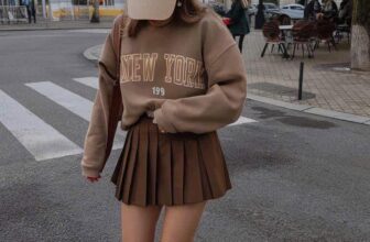 [???] ELIS Shop vnxk – 12 thiên hộ dương p1 Q. Gò vấp HCM  ? Top1Fashion ?  Váy xếp ly stra siêu đẹp form chuẩn hãng
Vải dư xịn nhà máy hàng may 2 lớp nói chung là xuất sắc ạ phối sơ mi – len gì cũng OK luôn Á
Hàng full tag mạc b , shares-0✔️ , likes-0❤️️ , date-2024-12-28 18:23:30????????