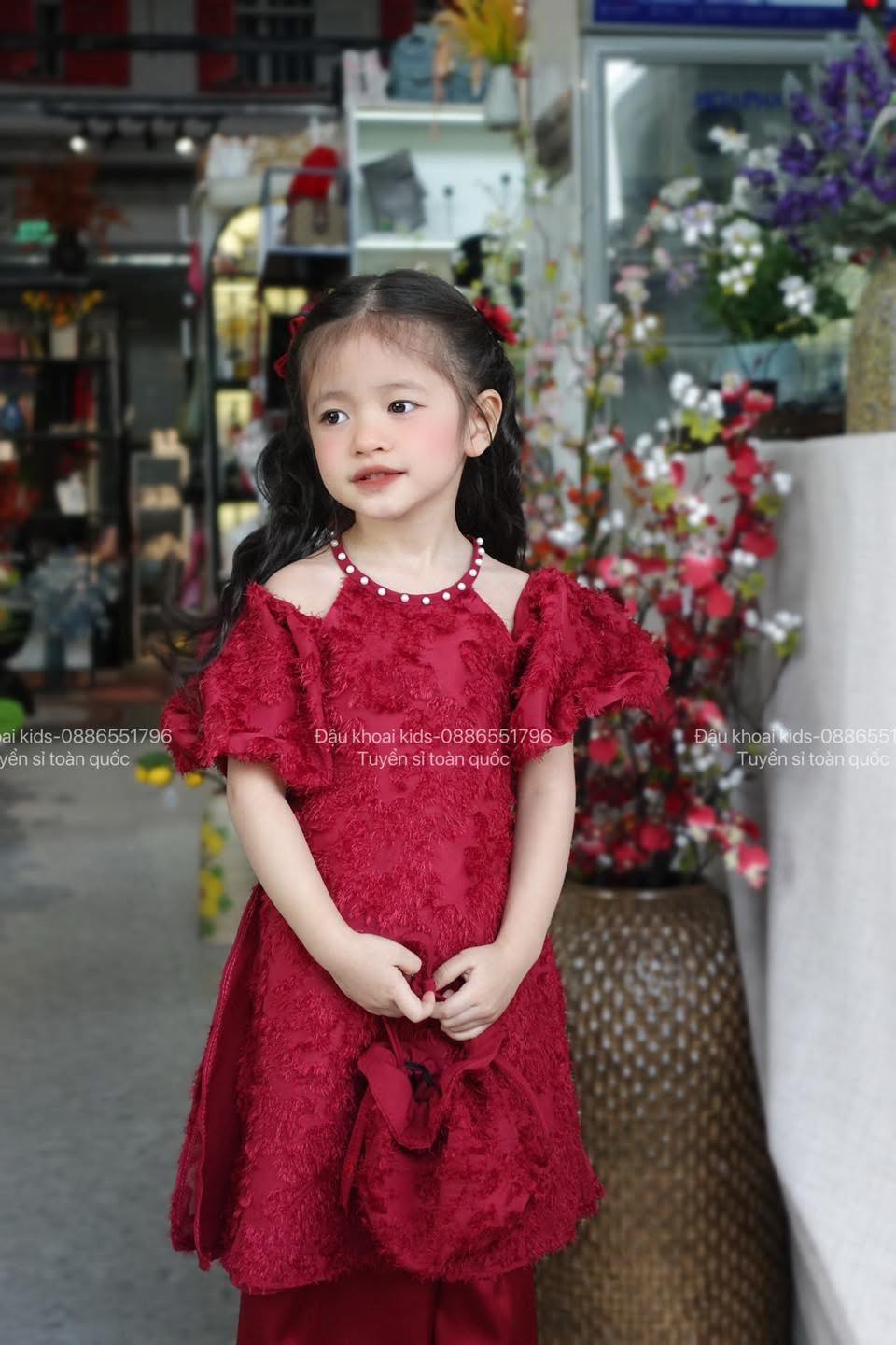 [🆕🇻🇳] Xưởng May Hồng Anh Kids – chuyên sỉ lẻ hàng thời trang trẻ em tuyển sỉ toàn quốc 🧑‍🧒❤️️👶⭐️ Set áo dài xinh diện Tết 2025
Size :8-40kg
Tuyển sỉ toàn quốc
, shares-0✔️ , likes-11❤️️ , date-2024-12-29 01:27:54🇻🇳🇻🇳🇻🇳📰🆕