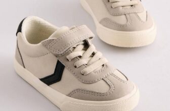 [???]  LUNA Kids Authentic – Hàng Hiệu Cho Bé ?‍?❤️️?⭐️  LUNA nhận order hàng Tết đến ngày 29/12 nhé.
Giày cho bé traiSize : 19 — 34.
Hàng order 3 — 4 tuần, không có sẵn. LUNA cam kết % hàng chính  , shares-0✔️ , likes-0❤️️ , date-2024-12-28 01:24:51????????