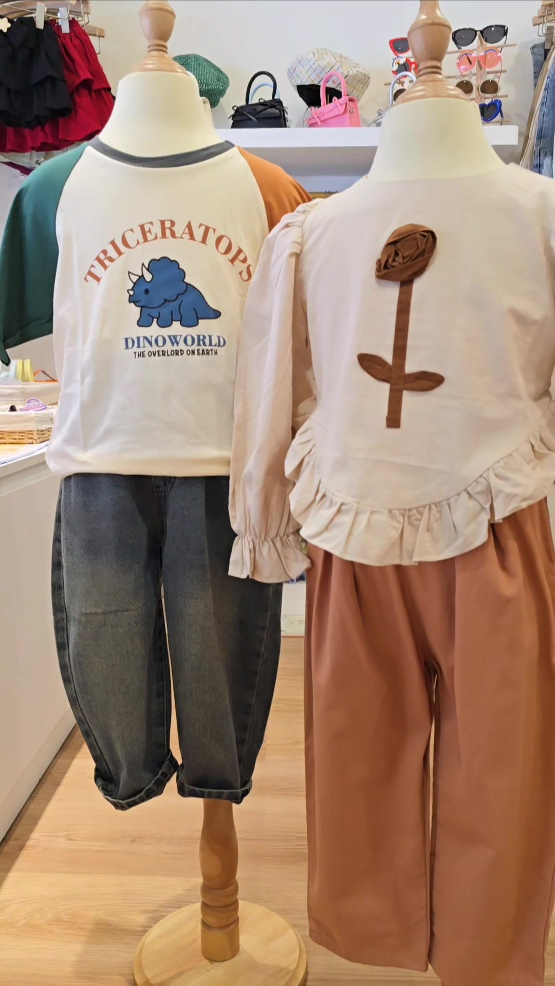 [🆕🇻🇳] EM BÉ HON – Được có mặt trong những khoảnh khắc lớn lên của các em bé – luôn là điều mà tiệm tự hào nhất! 🧑‍🧒❤️️👶⭐️ #HÀNGCÓSẴNMommy nào thích tone nâu ấm đằm thắm về đội set này liền nha, số lượng còn ít ạFacebook: Em Bé Hon
Instagram: embehon.xinchao
Ghé t , shares-0✔️ , likes-1❤️️ , date-2024-12-28 20:58:48🇻🇳🇻🇳🇻🇳📰🆕