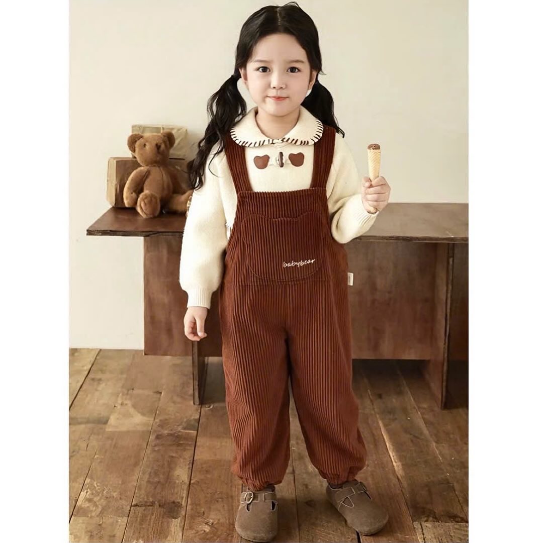 [🆕🇻🇳]  Penguin Bebe – Chuyên order cho bé 🧑‍🧒❤️️👶⭐️ Yếm nhung tăm màu nâu xinh xỉu. Bên trong lót lông ấm áp nên mặc mùa đông không sợ lạnh đâu ạ. Giá hạt dẻ #2xx chỉ còn sl ít mời các mom lên đơn nha280k/ , shares-0✔️ , likes-0❤️️ , date-2024-12-30 02:31:02🇻🇳🇻🇳🇻🇳📰🆕