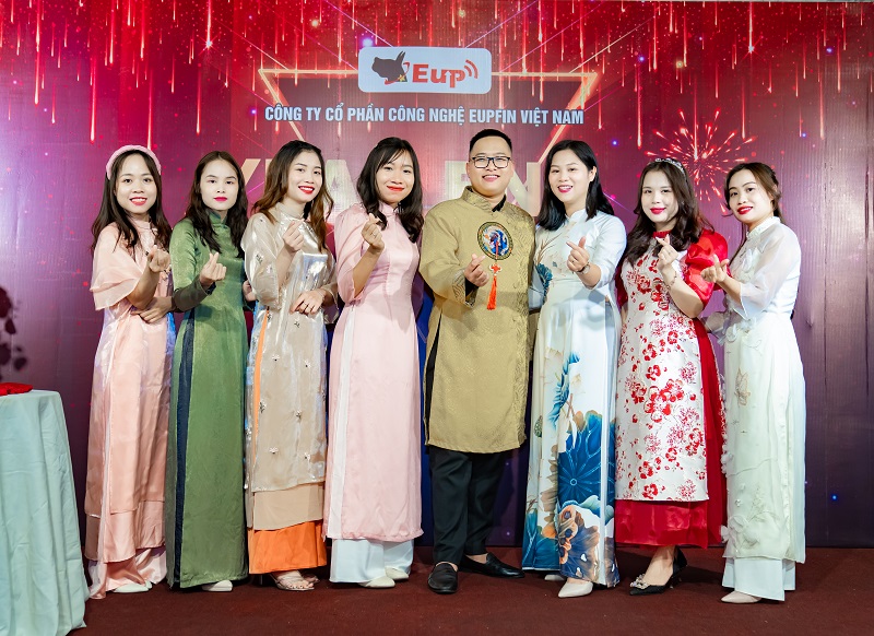 Bật mí studio chụp ảnh year end party uy tín tại Đà Nẵng