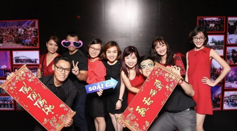 Bật mí studio chụp ảnh year end party uy tín tại Đà Nẵng