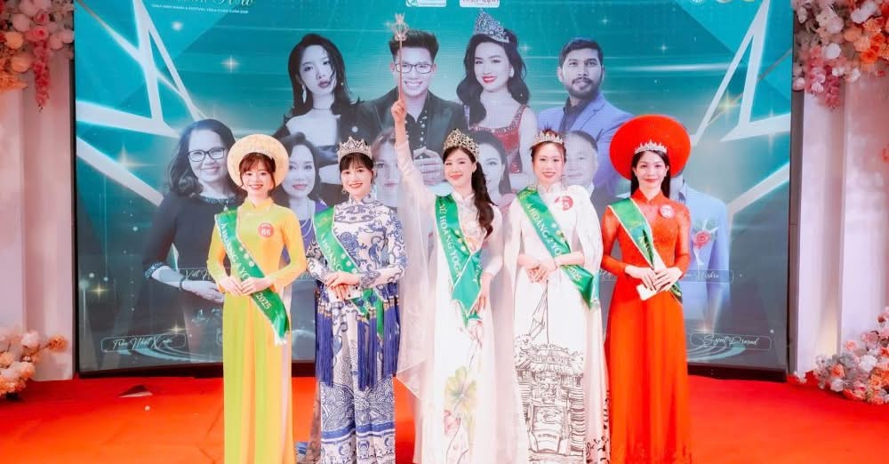 [🆕🇻🇳] Học Viện YOGA Sống Khỏe YSK 🎨 Top1Designs ✨  Gala Vinh Danh – Festival Yoga Chào Xuân 2025 đã ghi một dấu mốc đáng nhớ khi tìm ra Nữ hoàng Yoga Sống khỏe – người xuất sắc nhất trong hàng trăm thí sinh , shares-5✔️ , likes-10❤️️ , date-2025-01-04 16:00:27🇻🇳🇻🇳🇻🇳📰🆕