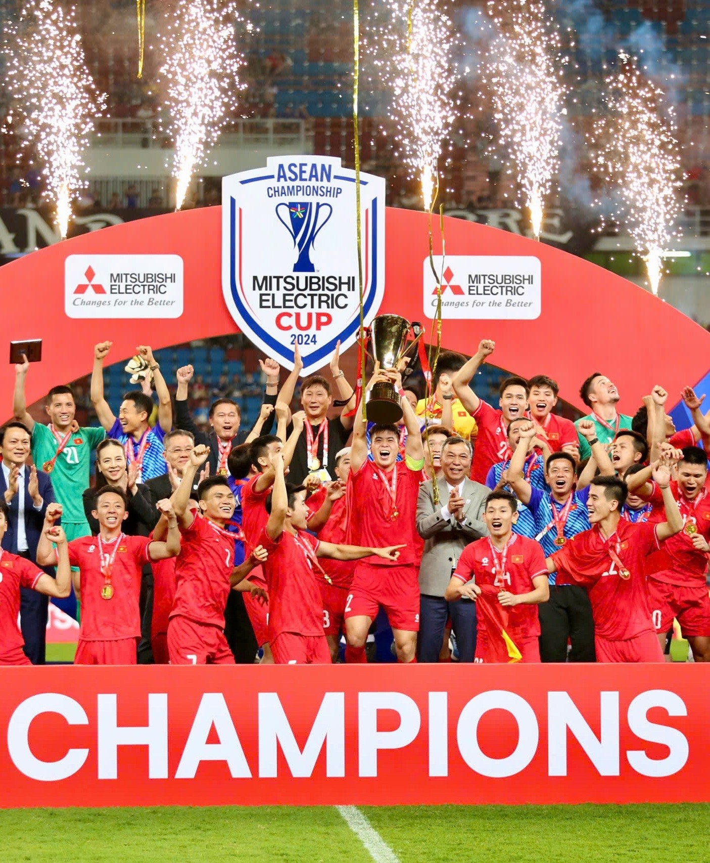 [🆕🇻🇳] A.C.E Private Gym – dịch vụ huấn luyện cá nhân chất lượng cao 🏋️ Top1Gym 💪  Đội tuyển Việt Nam thâu tóm các danh hiệu và giải thưởng tại ASEAN Cup 2024!
Vô địch
Cầu thủ xuất sắc nhất giải
 Cầu thủ ghi nhiều bàn thắng nhất giải
 Th , shares-0✔️ , likes-9❤️️ , date-2025-01-06 07:40:20🇻🇳🇻🇳🇻🇳📰🆕