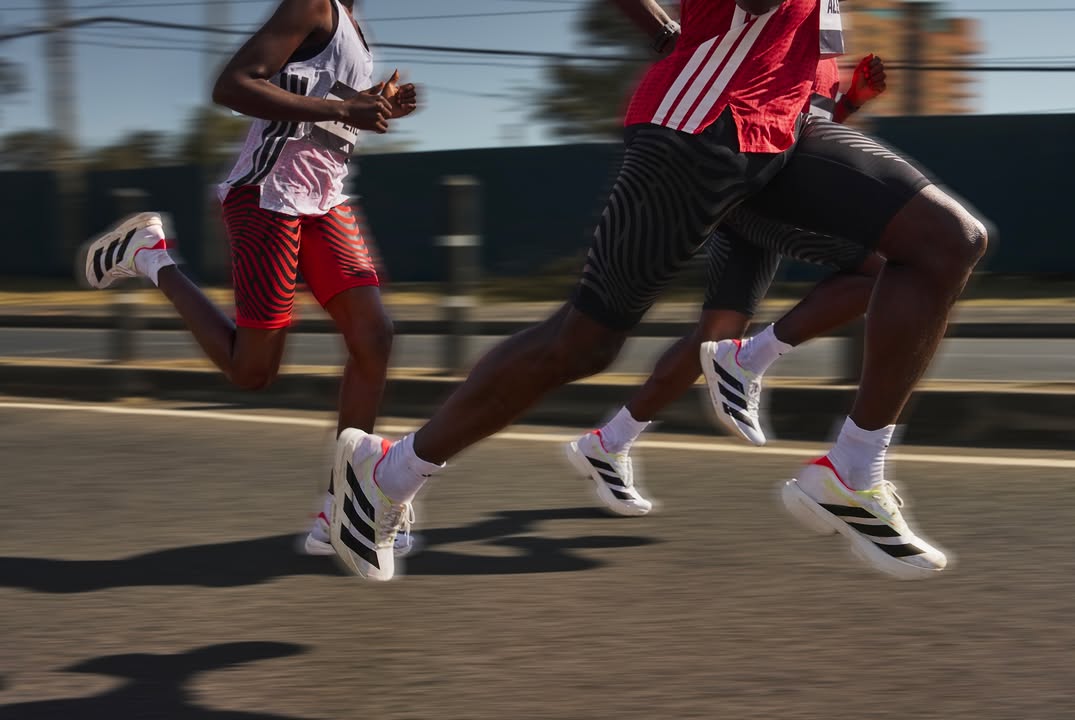 [👗🇻🇳] Adidas Việt Nam 😎❤️️⭐️ – VẪN LÀ TỐC ĐỘ, NHƯNG TRONG MÀU SẮC KHÁCKhi lập kỷ lục, bạn sẽ trở thà …