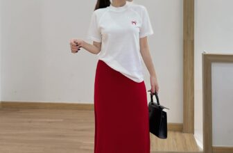 [🆕🇻🇳] Nguyen My – Cửa hàng quần áo 👕 Top1Fashion 👗  Lên tone đỏ cho dịp lễ hội cuối năm đang cận kề
Babytee điểm xuyến thêm chiếc nơ xinh cũng đủ cho nàng nhà My xinh xắn
Kênh shopee :
___________________ , shares-0✔️ , likes-1❤️️ , date-2024-12-26 16:19:03🇻🇳🇻🇳🇻🇳📰🆕