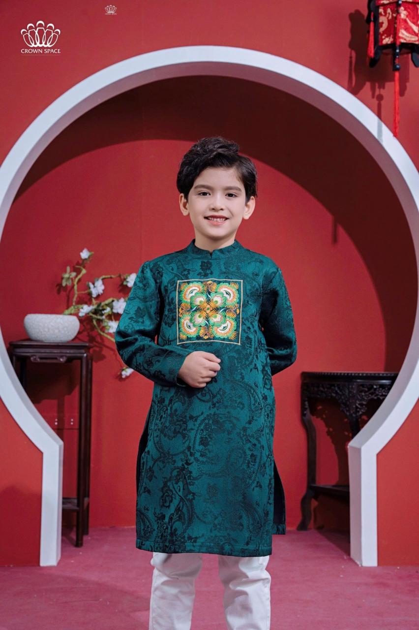 [🛒🇻🇳]Áo Dài Bé Trai Gấm Hoa Dập Nổi Cao Cấp Crown Space CKBL9942003 Size 3-11 – Crown Space , SKU – CKBL9942003.GR.3 – crownspace.vn 🇻🇳🛒Top1Shop🛒 🇻🇳Top1Vietnam🇻🇳 🛍🛒🇻🇳