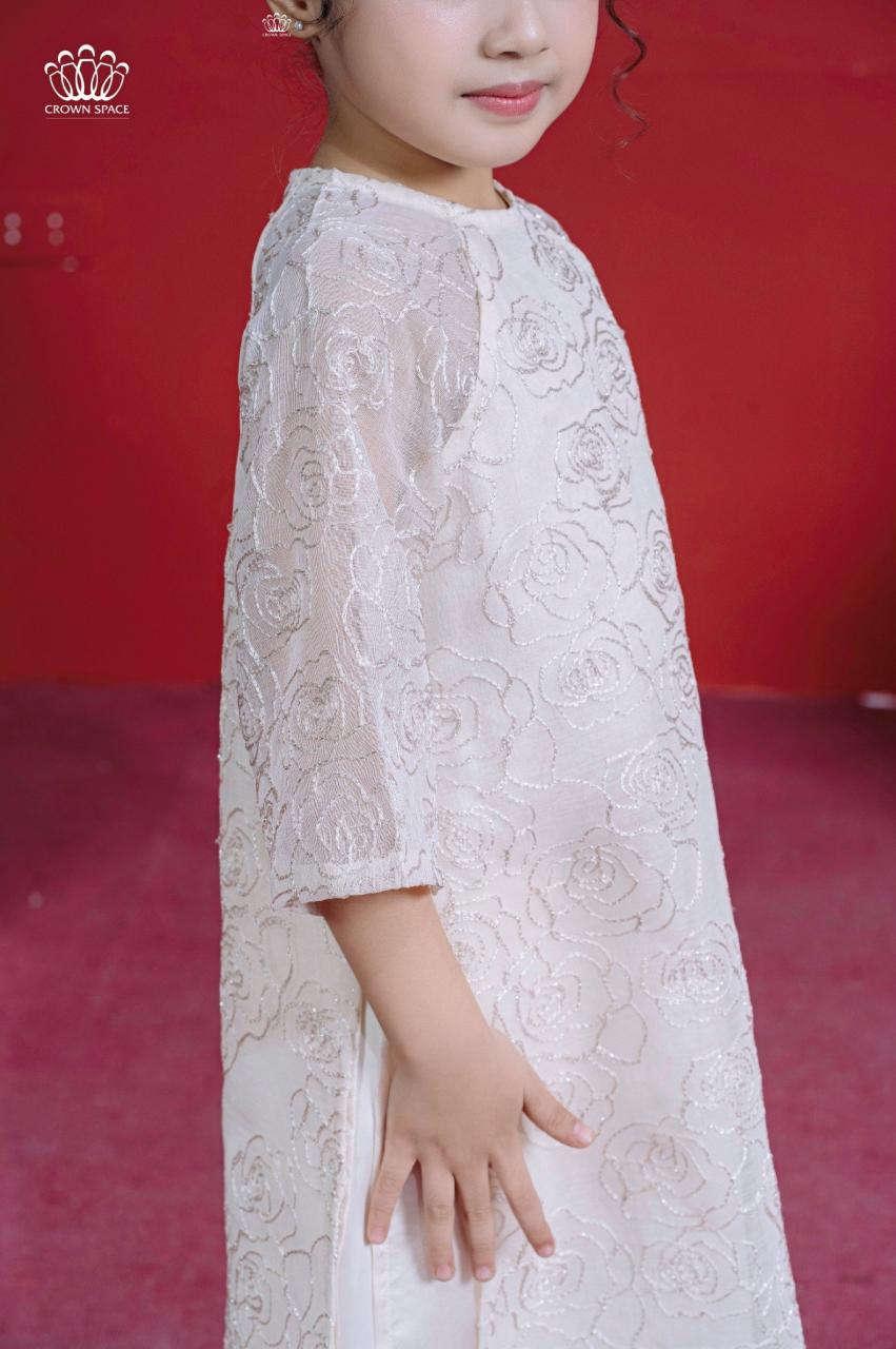 [🛒🇻🇳]Áo Dài Tơ Bé Gái Thêu Hoa Hồng Kim Tuyến Màu Kem Thanh Lịch Crown Space CKGL9942101, CKGL9942102 – Crown Space , SKU – CKGL9942101.BE.4 – crownspace.vn 🇻🇳🛒Top1Shop🛒 🇻🇳Top1Vietnam🇻🇳 🛍🛒🇻🇳